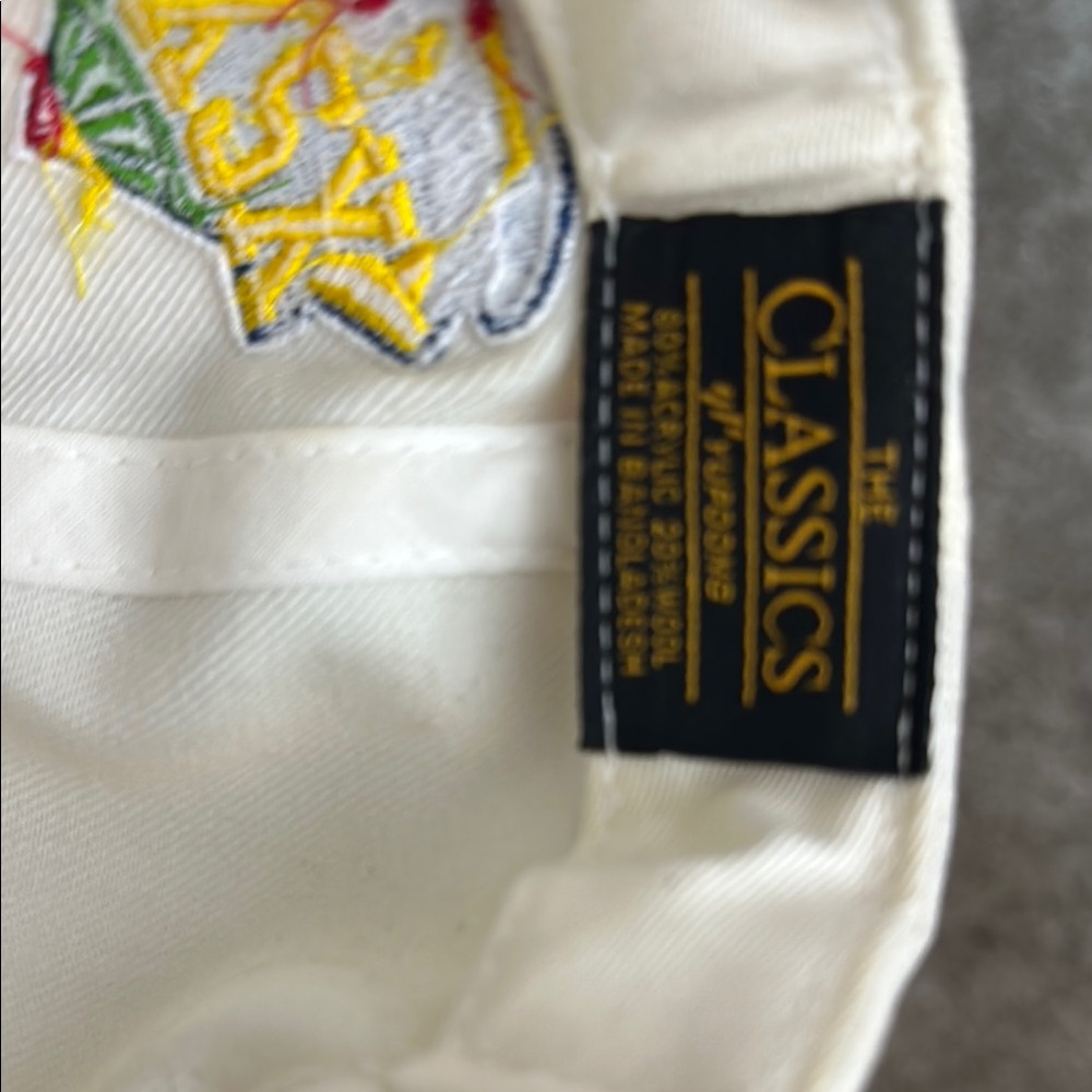 Heavyweights brand Cream Hat with Red H Logo - Picture 2 of 5